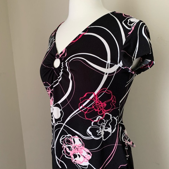 Black and Pink Blouse - Picture 2 of 5